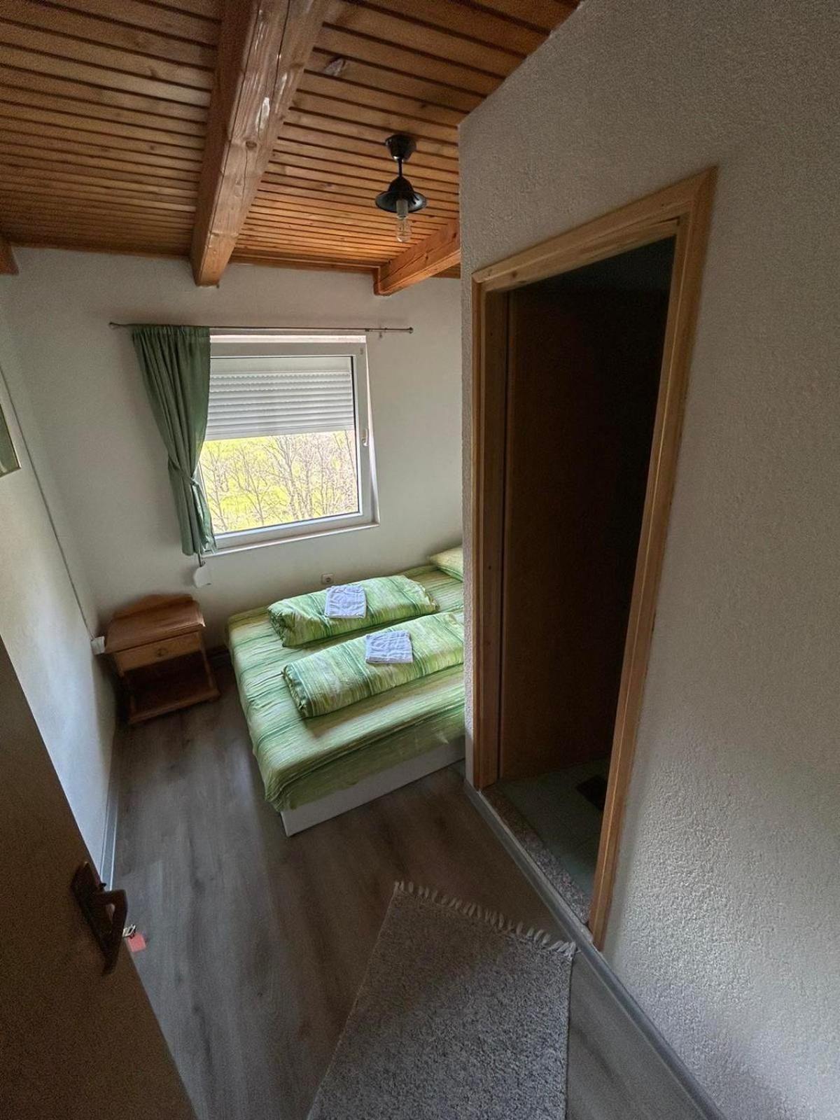Bed And Breakfast Umoljani Kamer foto